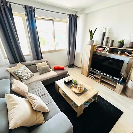 2 Bedroom In Suquet - Private Parking, Walk To Palais & Beaches * Cannes
