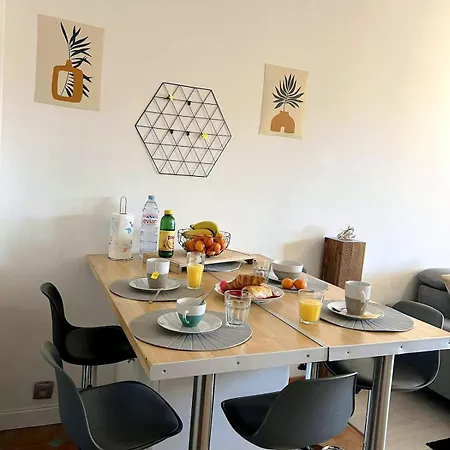 2 Bedroom In Suquet - Private Parking, Walk To Palais & Beaches Cannes