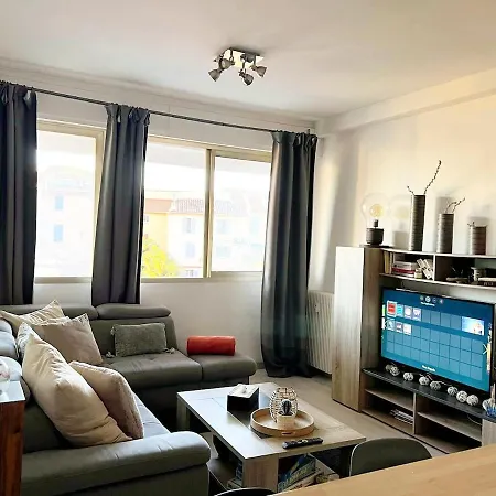 Appartement 2 Bedroom In Suquet - Private Parking, Walk To Palais & Beaches Cannes