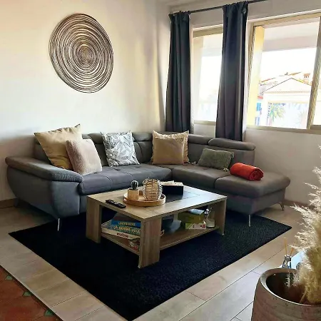 Appartement 2 Bedroom In Suquet - Private Parking, Walk To Palais & Beaches