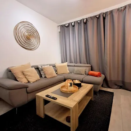 Appartement 2 Bedroom In Suquet - Private Parking, Walk To Palais & Beaches *