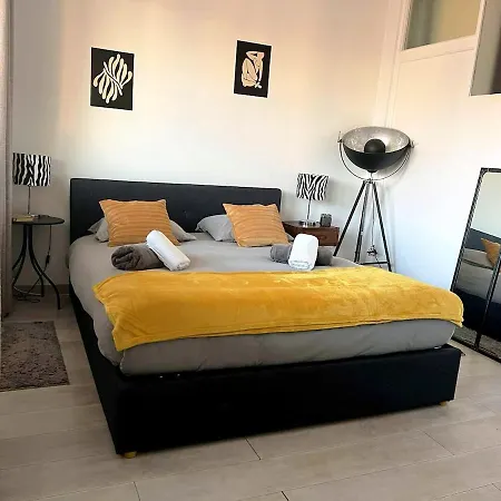 2 Bedroom In Suquet - Private Parking, Walk To Palais & Beaches Appartement Cannes