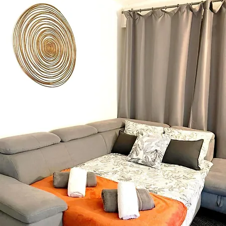 Appartement 2 Bedroom In Suquet - Private Parking, Walk To Palais & Beaches
