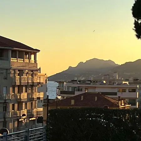 2 Bedroom In Suquet - Private Parking, Walk To Palais & Beaches * Cannes