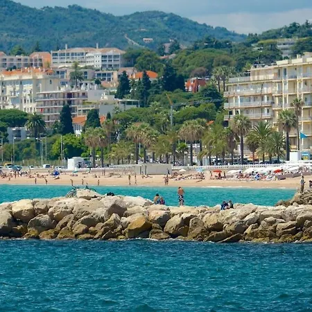 2 Bedroom In Suquet - Private Parking, Walk To Palais & Beaches Cannes
