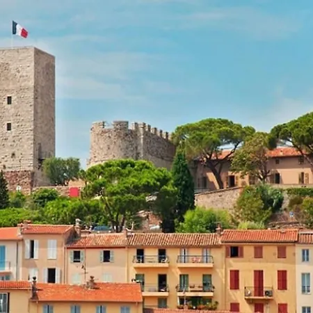 2 Bedroom In Suquet - Private Parking, Walk To Palais & Beaches Cannes