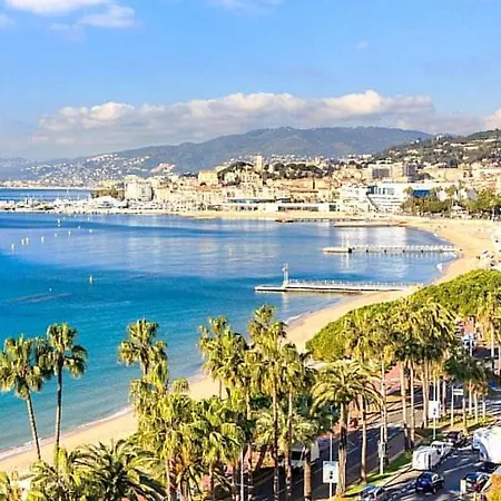 2 Bedroom In Suquet - Private Parking, Walk To Palais & Beaches Appartement Cannes