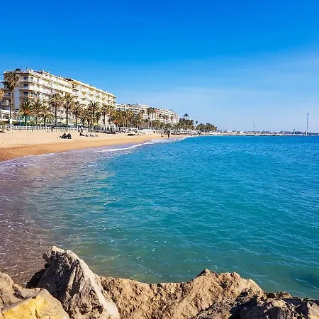 2 Bedroom In Suquet - Private Parking, Walk To Palais & Beaches * Cannes