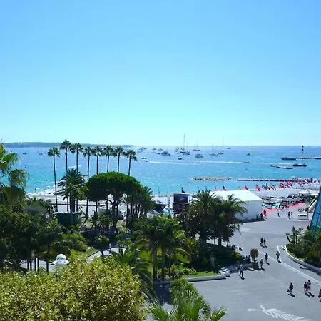 2 Bedroom In Suquet - Private Parking, Walk To Palais & Beaches Appartement *