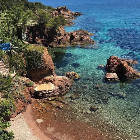2 Bedroom In Suquet - Private Parking, Walk To Palais & Beaches Appartement