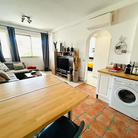Appartement 2 Bedroom In Suquet - Private Parking, Walk To Palais & Beaches